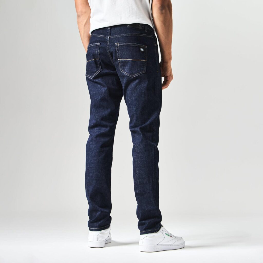 Weekend Offender Regular Taper Fit Jean - Dark Rinsed